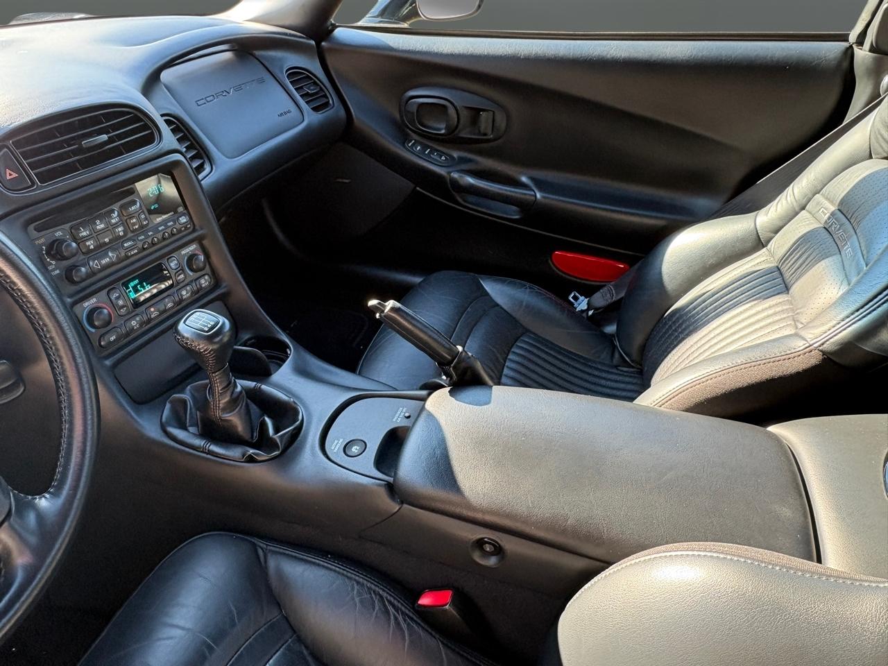 Chevrolet Corvette 2D Convertible 2004