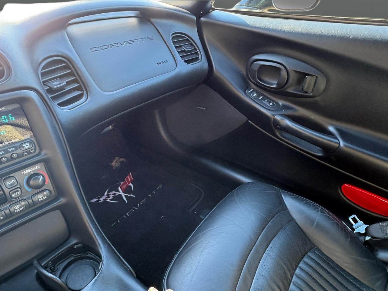 Chevrolet Corvette 2D Convertible 2004