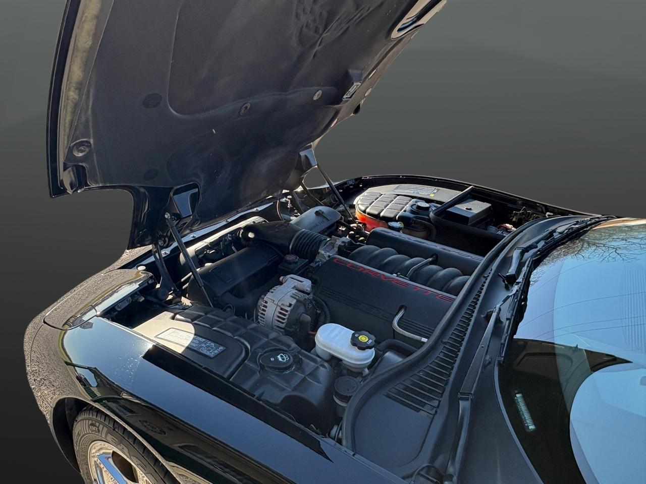 Chevrolet Corvette 2D Convertible 2004