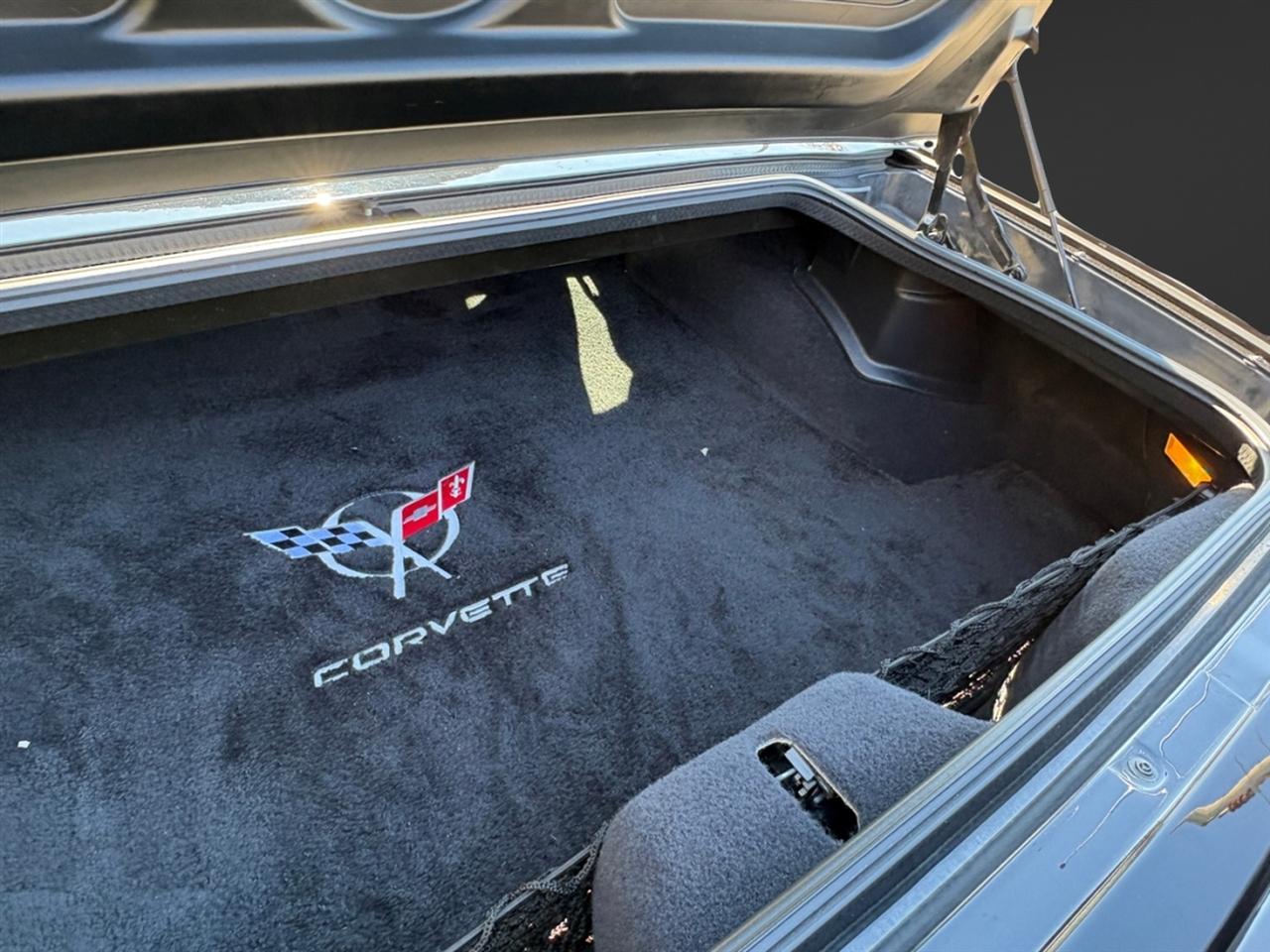 Chevrolet Corvette 2D Convertible 2004