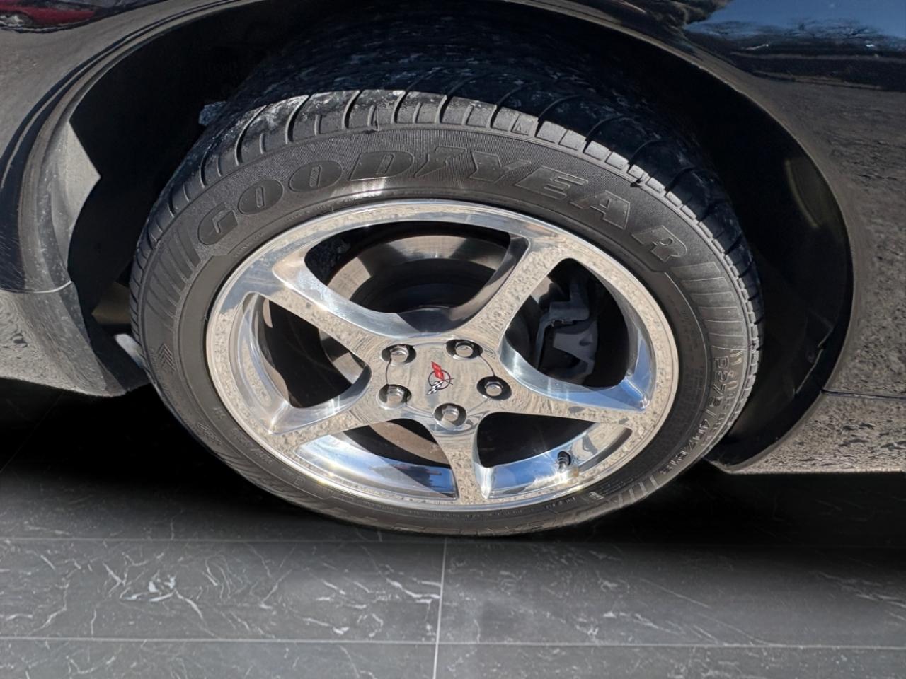 Chevrolet Corvette 2D Convertible 2004