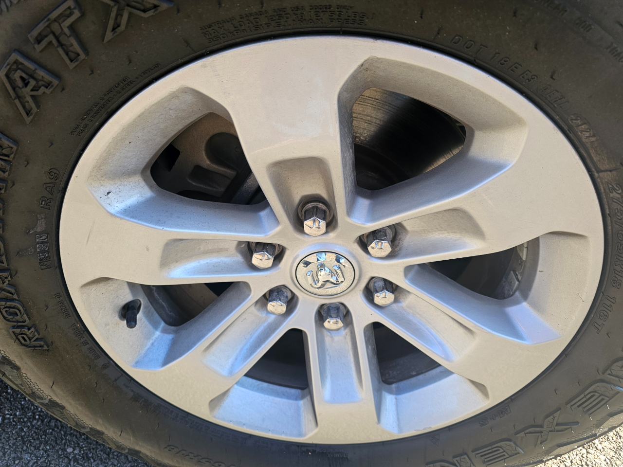 RAM 1500 Laramie 4x4 Crew Cab 5'7" Box 2021