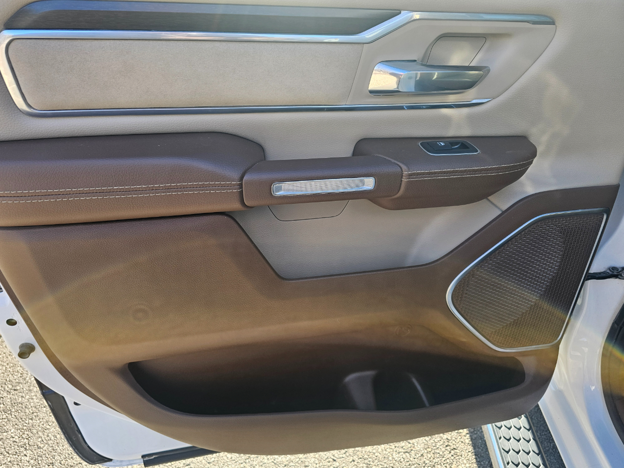 RAM 1500 Laramie 4x4 Crew Cab 5'7" Box 2021