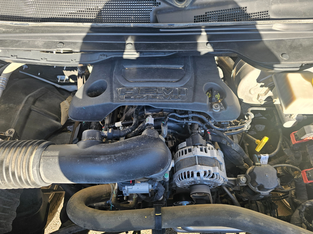 RAM 1500 Laramie 4x4 Crew Cab 5'7" Box 2021