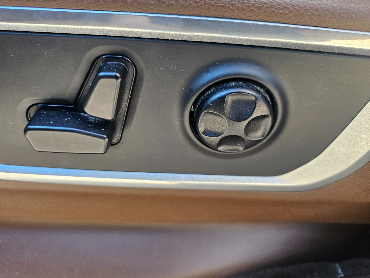 RAM 1500 Laramie 4x4 Crew Cab 5'7" Box 2021