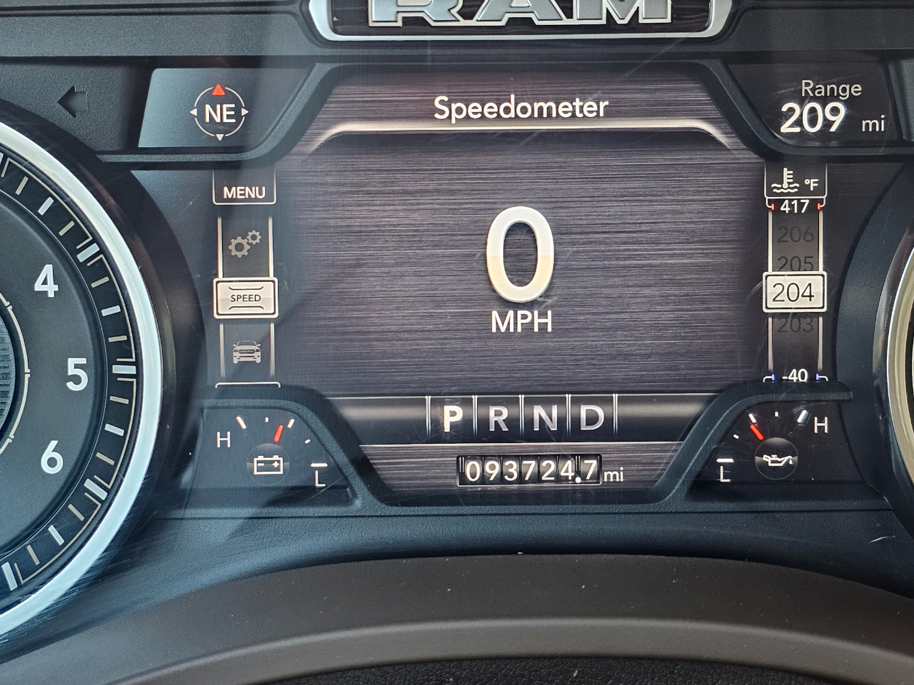 RAM 1500 Laramie 4x4 Crew Cab 5'7" Box 2021