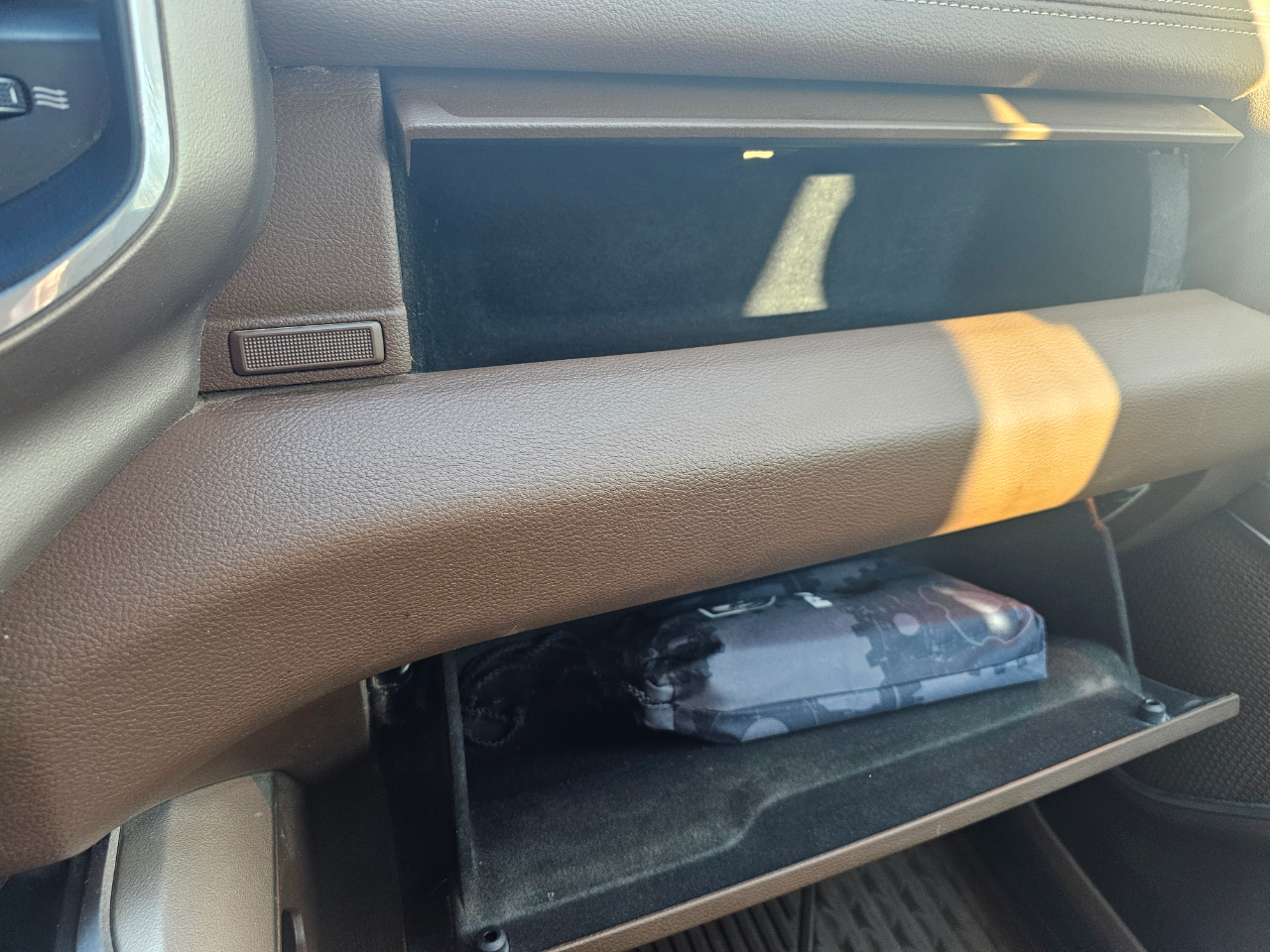 RAM 1500 Laramie 4x4 Crew Cab 5'7" Box 2021