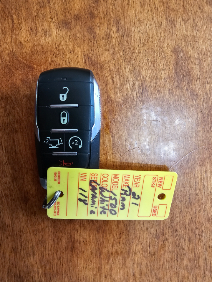 RAM 1500 Laramie 4x4 Crew Cab 5'7" Box 2021