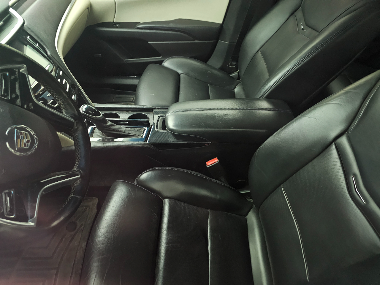 Cadillac XTS 4dr Sdn Platinum AWD 2013