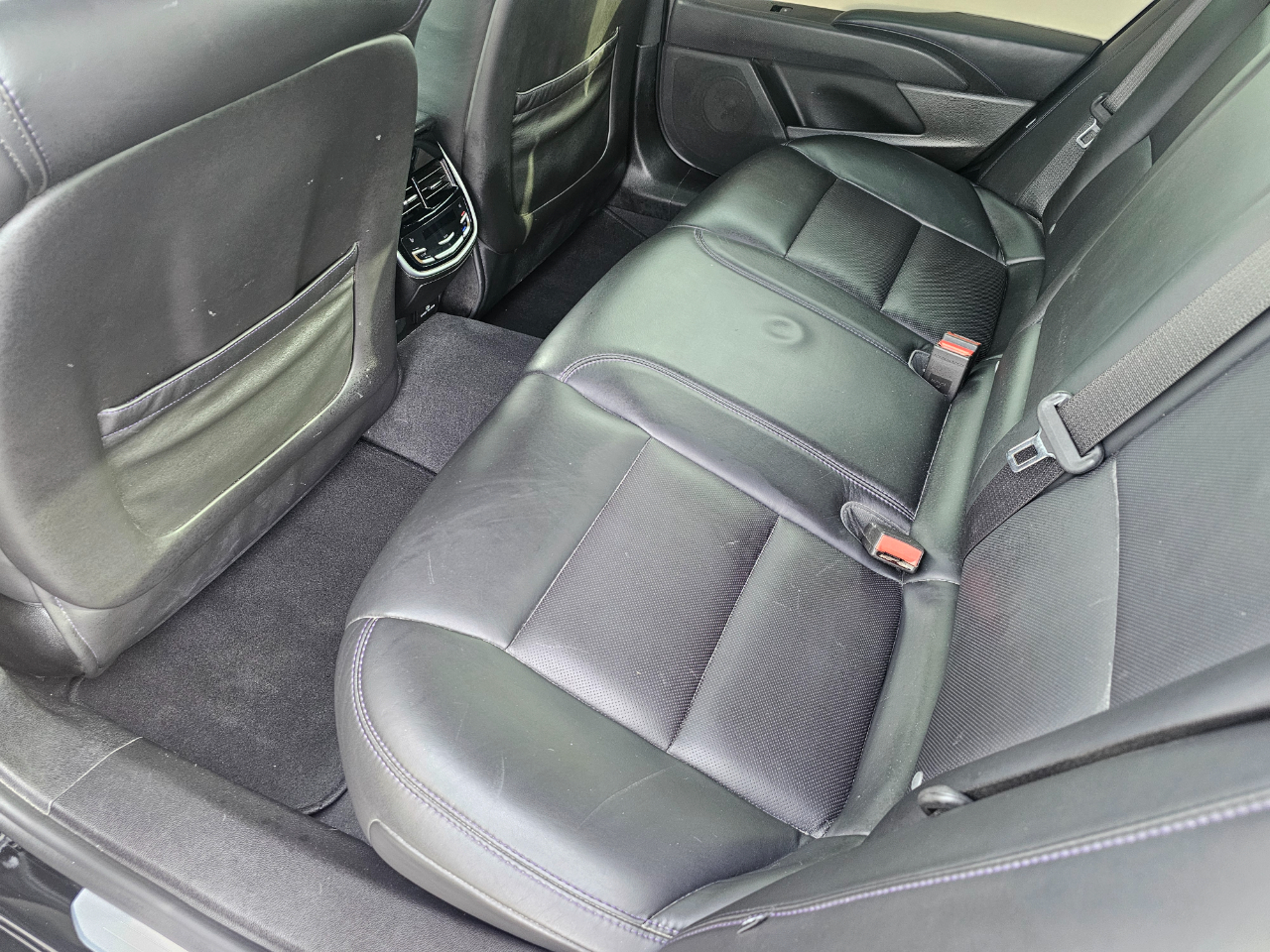 Cadillac XTS 4dr Sdn Platinum AWD 2013