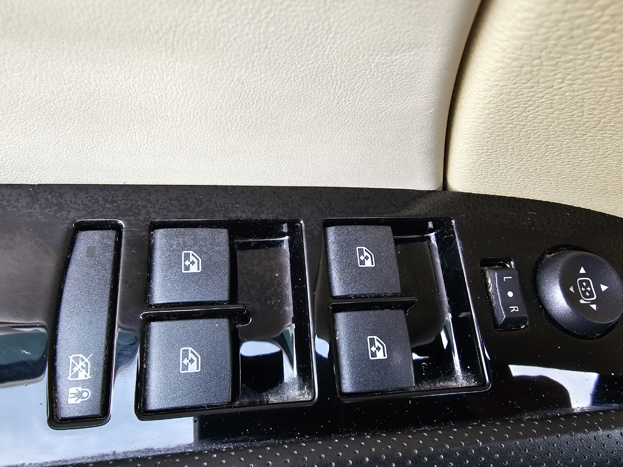 Cadillac XTS 4dr Sdn Platinum AWD 2013