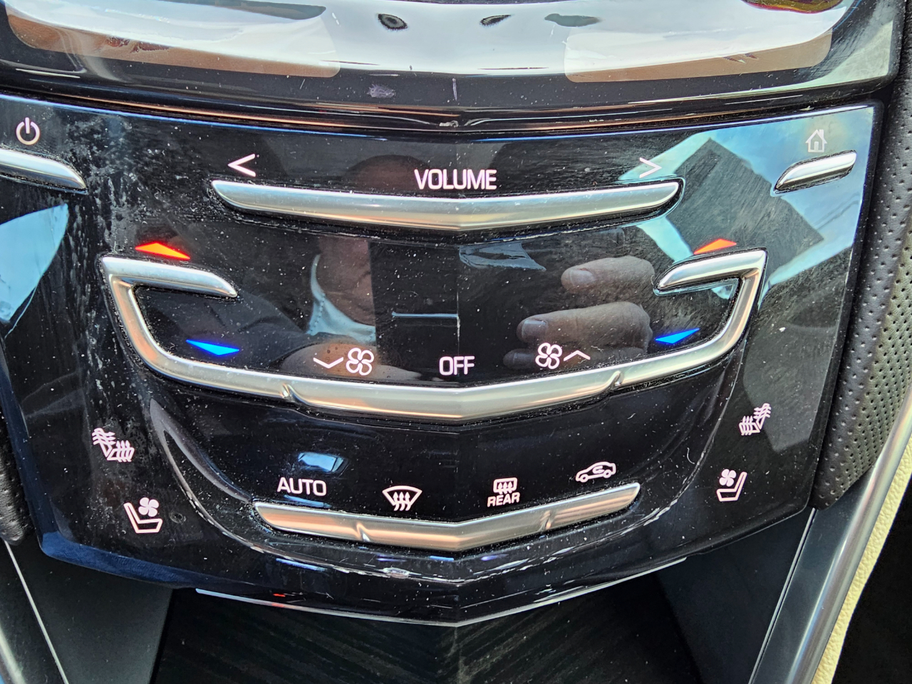 Cadillac XTS 4dr Sdn Platinum AWD 2013