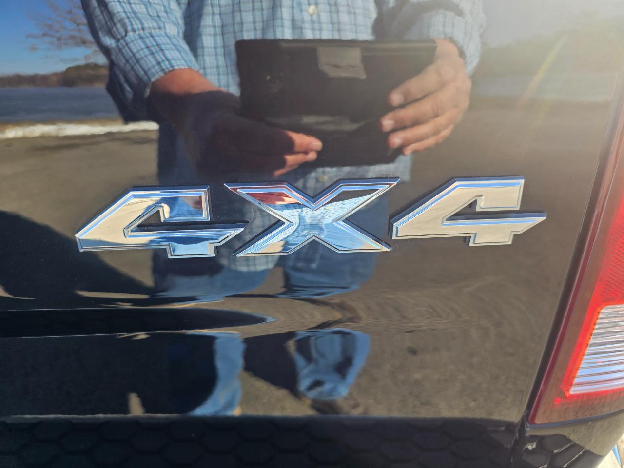 RAM 1500 4WD Quad Cab 140.5" Big Horn 2012