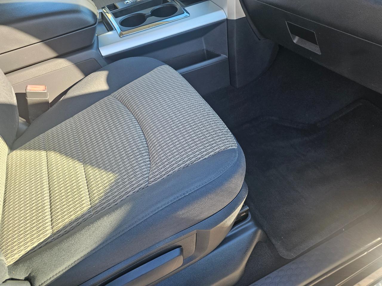 RAM 1500 4WD Quad Cab 140.5" Big Horn 2012