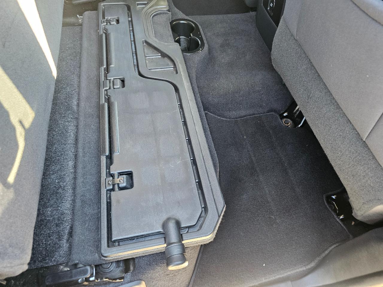 RAM 1500 4WD Quad Cab 140.5" Big Horn 2012