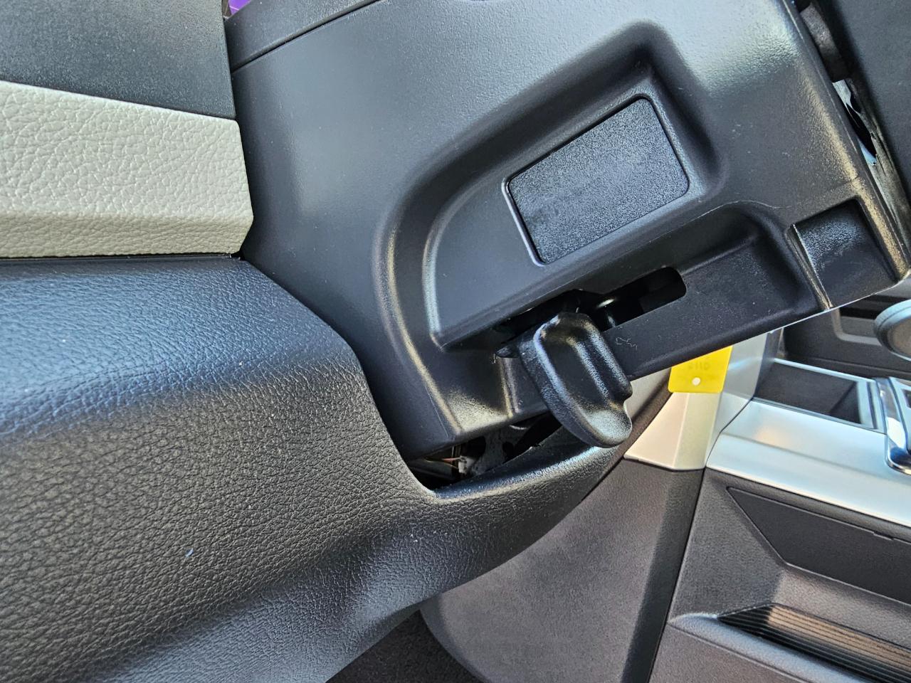 RAM 1500 4WD Quad Cab 140.5" Big Horn 2012