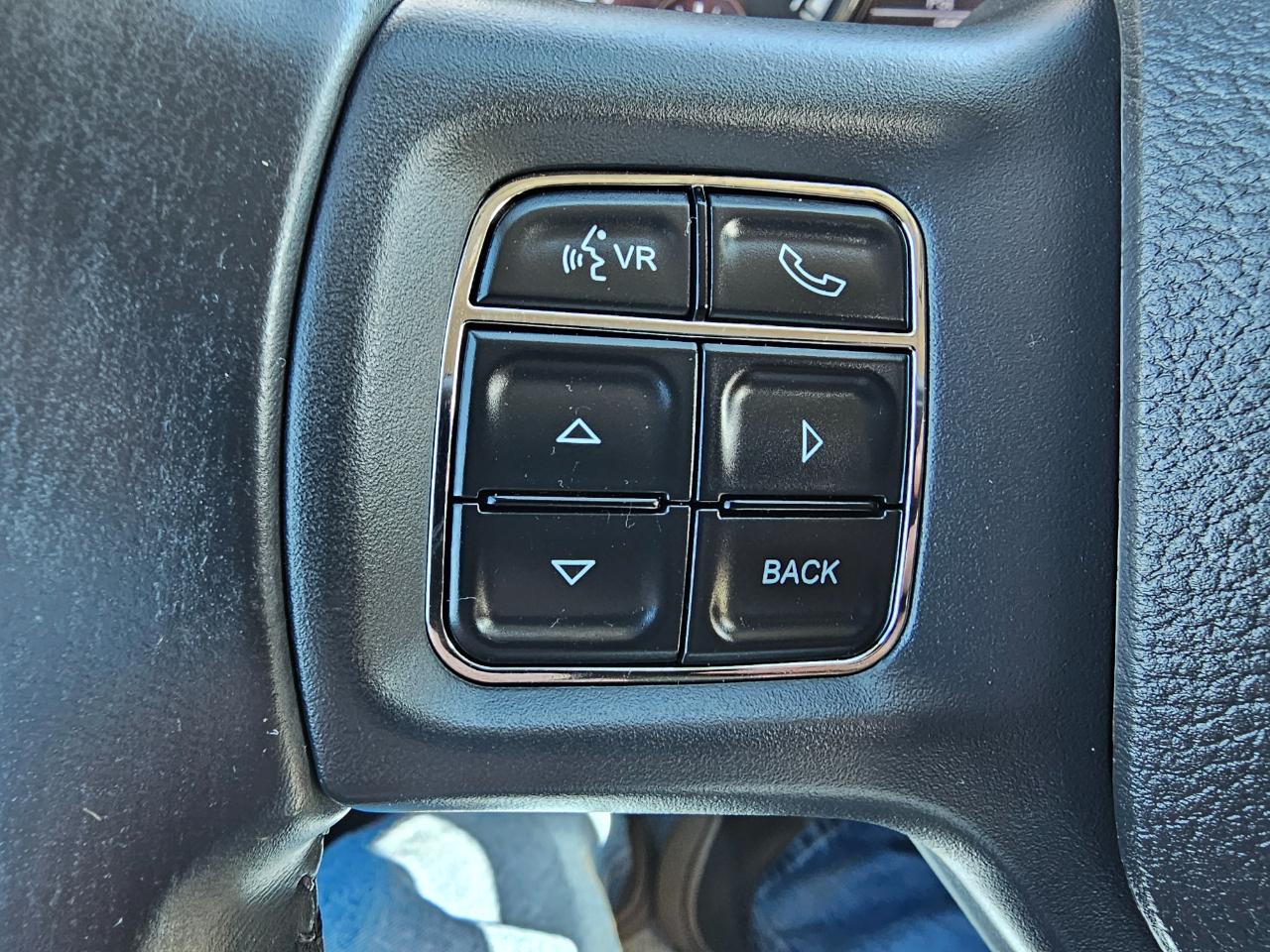 RAM 1500 4WD Quad Cab 140.5" Big Horn 2012