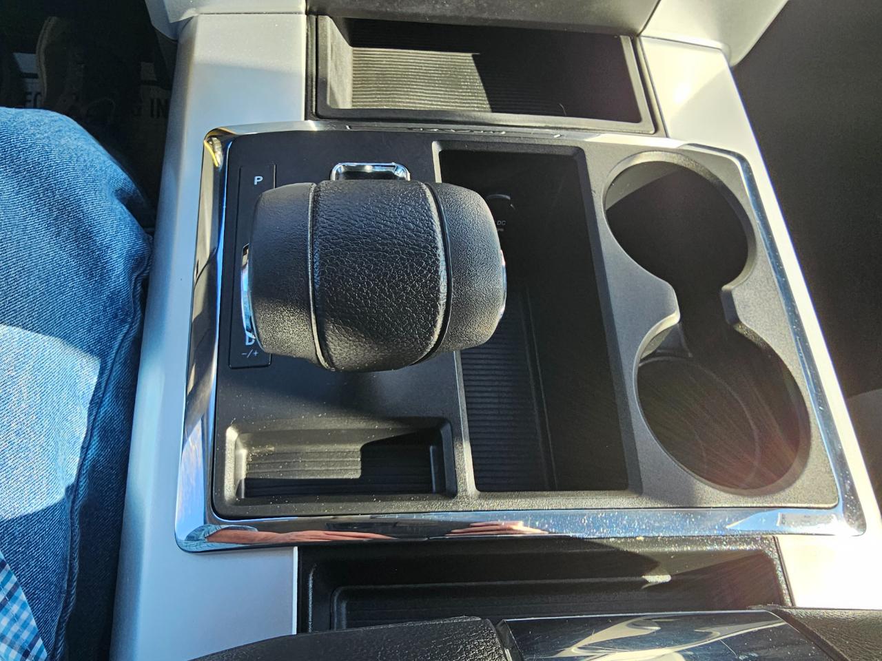 RAM 1500 4WD Quad Cab 140.5" Big Horn 2012