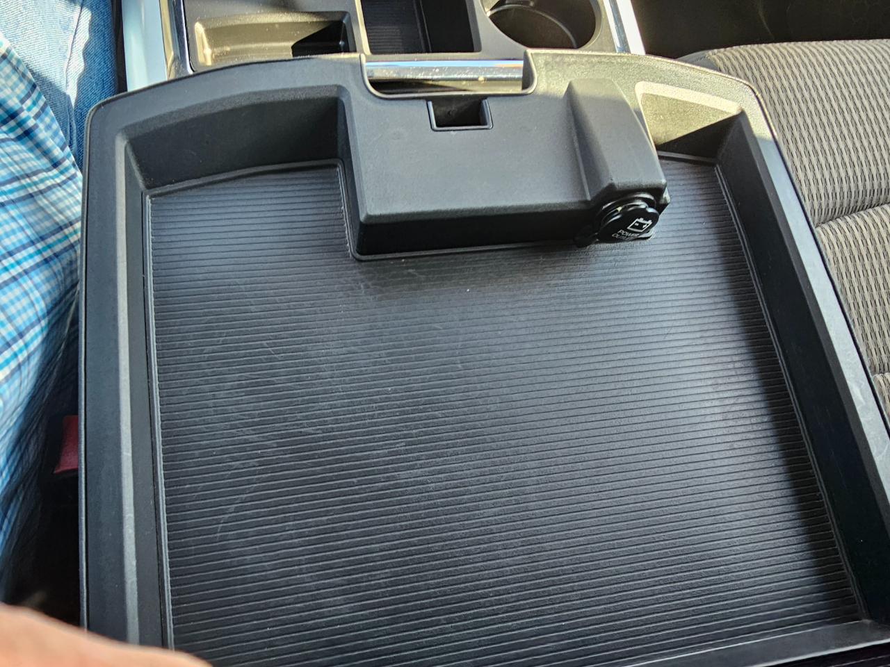 RAM 1500 4WD Quad Cab 140.5" Big Horn 2012