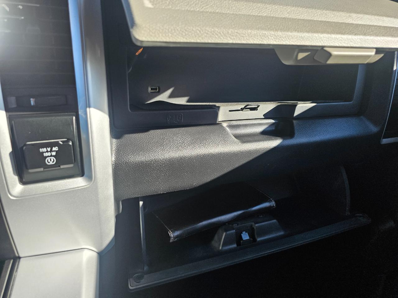 RAM 1500 4WD Quad Cab 140.5" Big Horn 2012