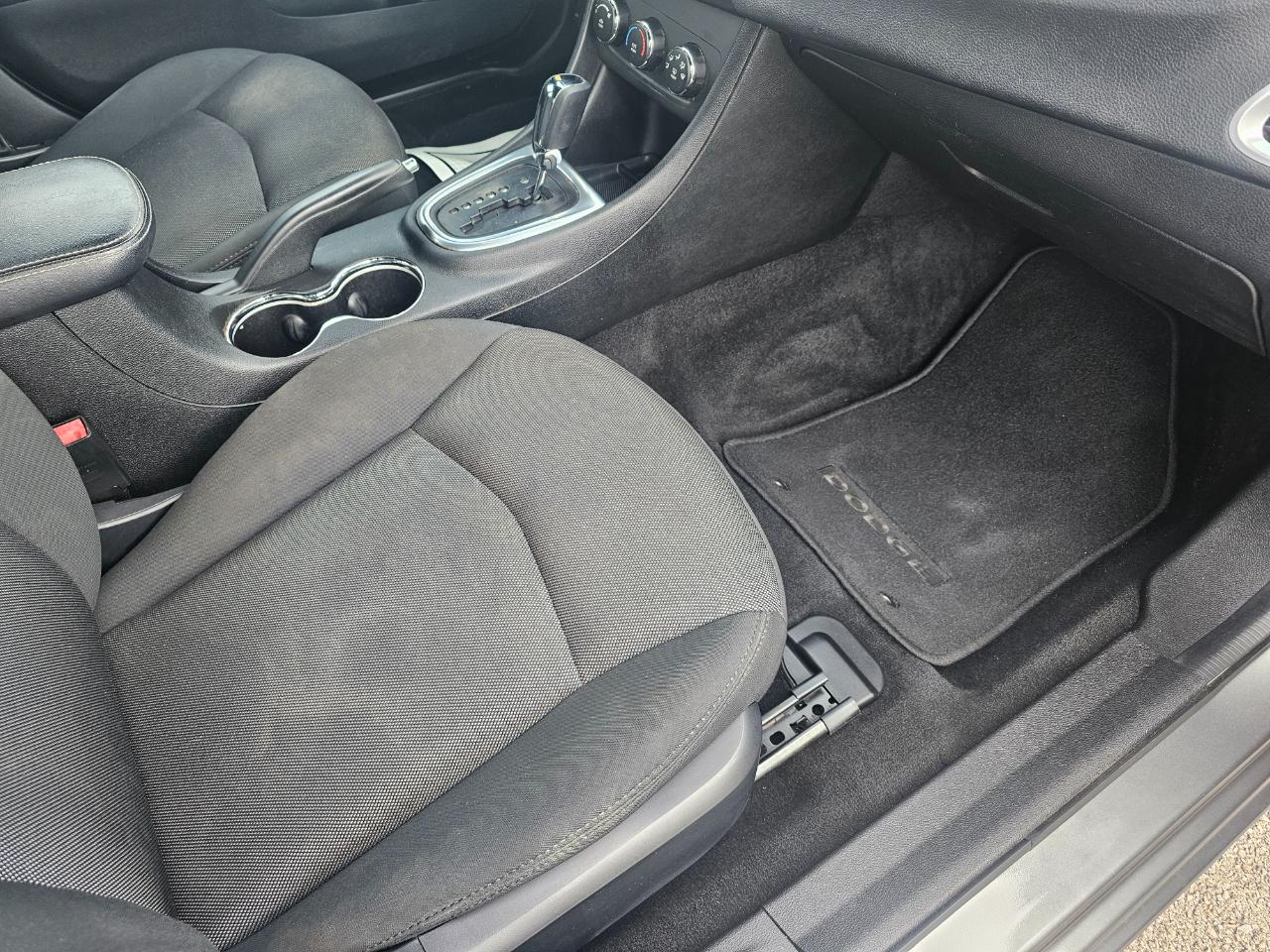 Dodge Avenger 4dr Sdn SE 2013