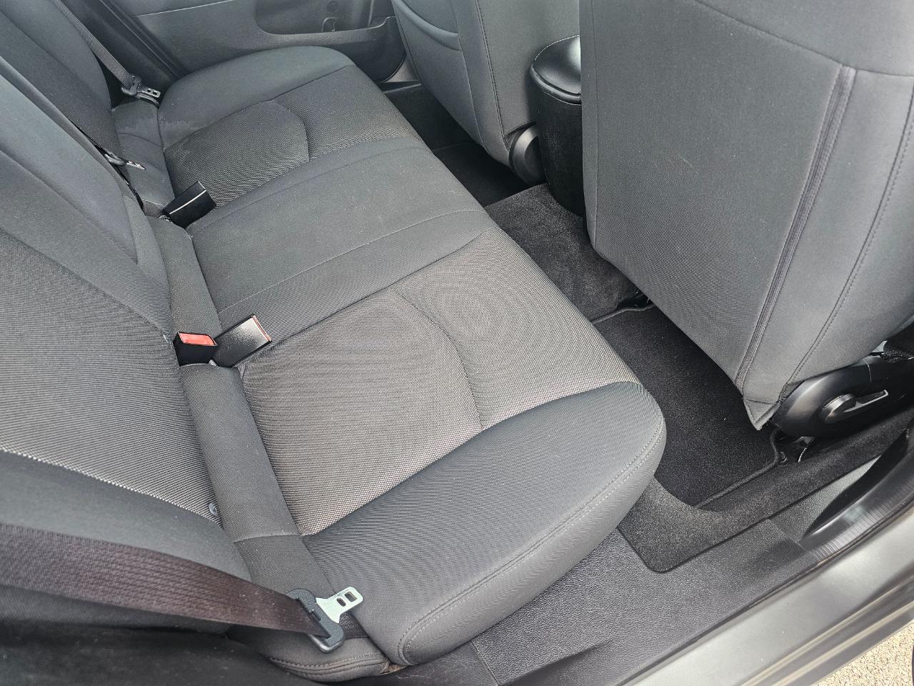 Dodge Avenger 4dr Sdn SE 2013