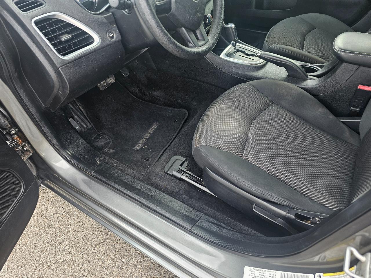 Dodge Avenger 4dr Sdn SE 2013