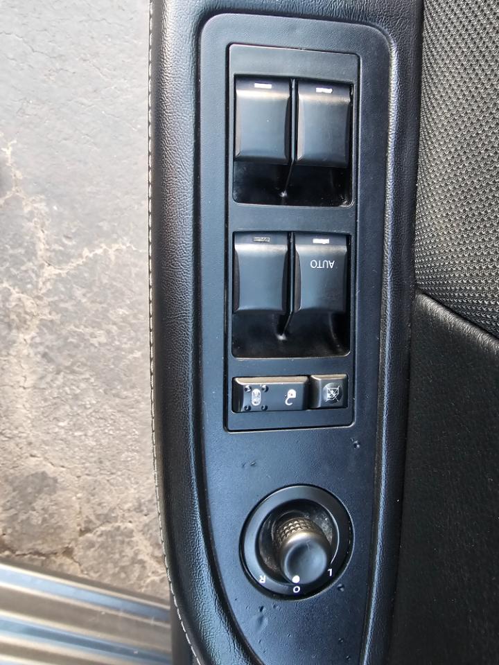 Dodge Avenger 4dr Sdn SE 2013