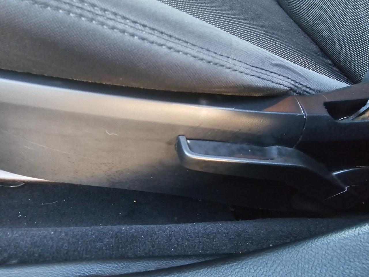 Dodge Avenger 4dr Sdn SE 2013