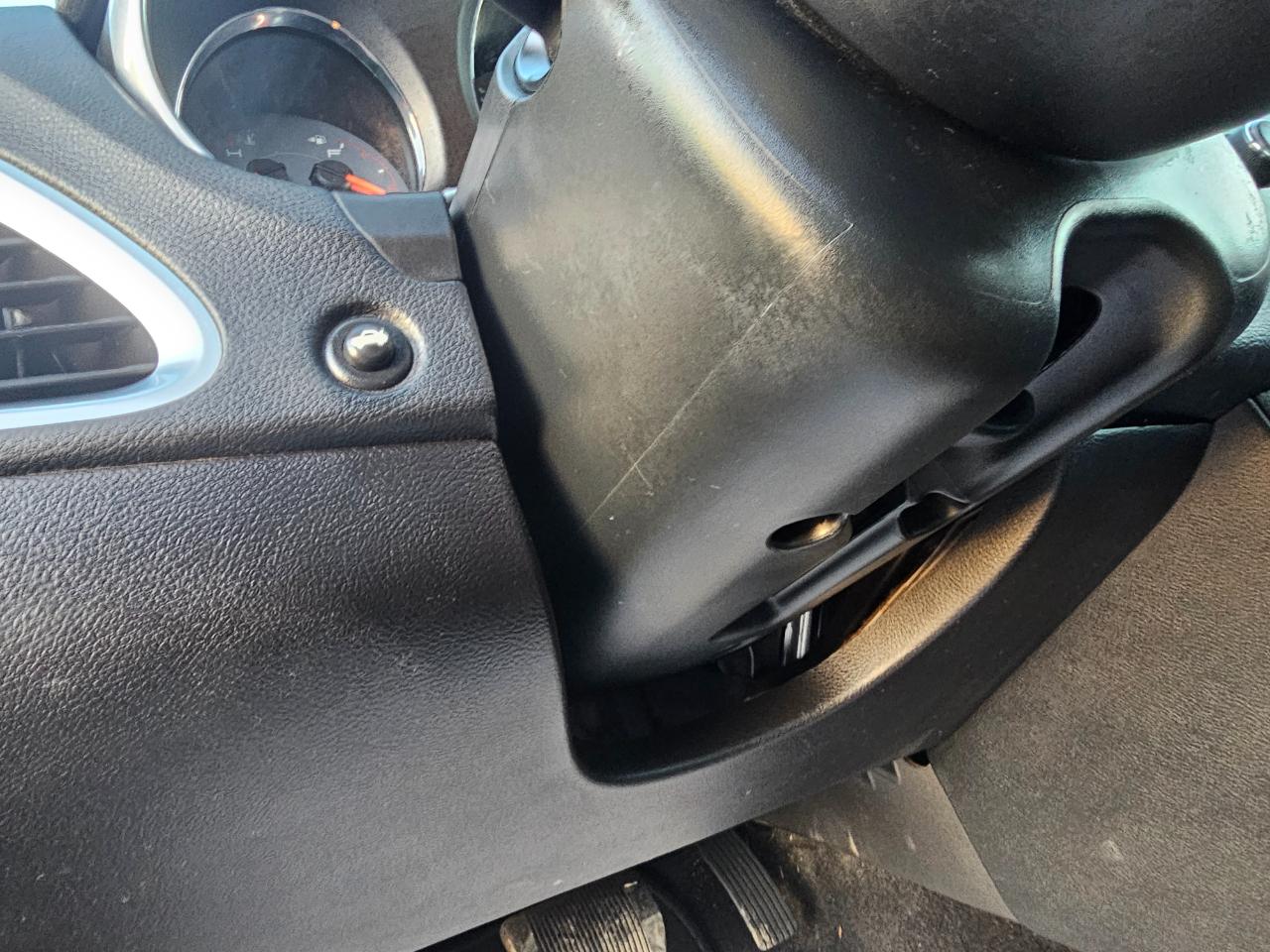 Dodge Avenger 4dr Sdn SE 2013