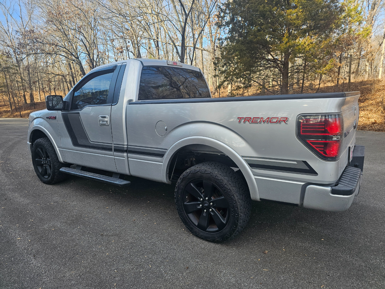 Ford F-150 4WD Reg Cab 126" FX4 Tremor 2014