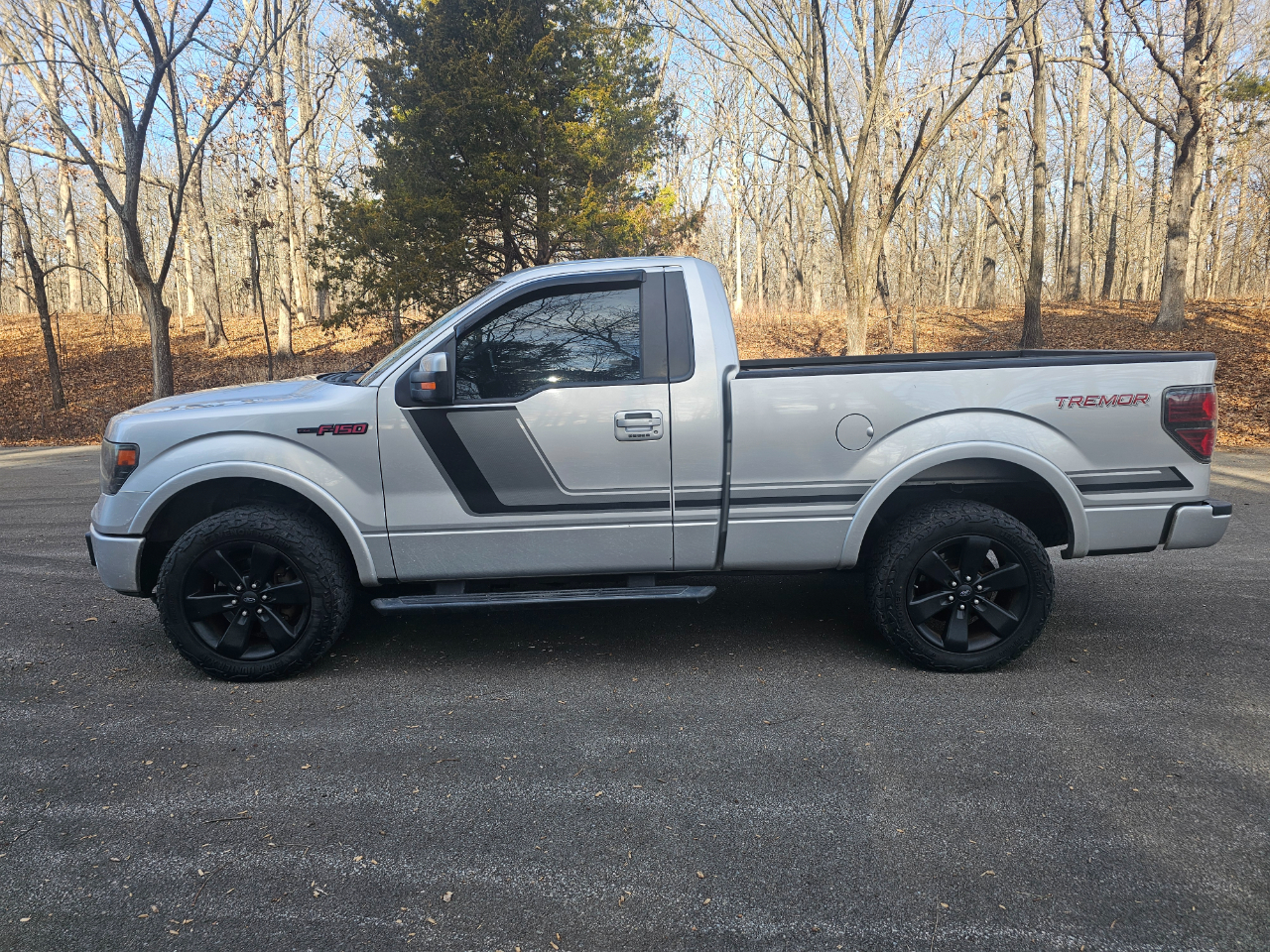 Ford F-150 4WD Reg Cab 126" FX4 Tremor 2014