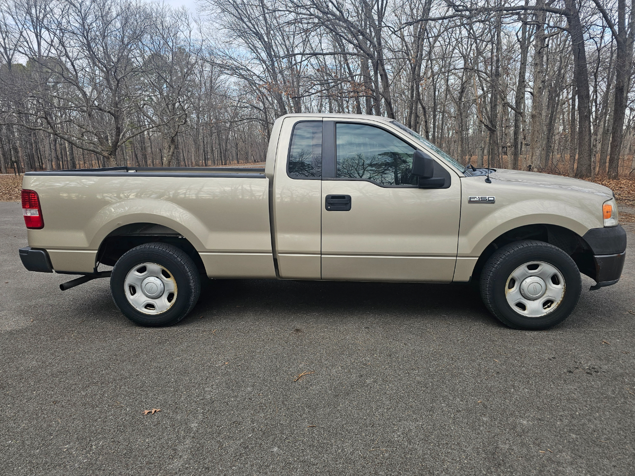 Ford F-150 2WD Reg Cab 126" XLT 2007