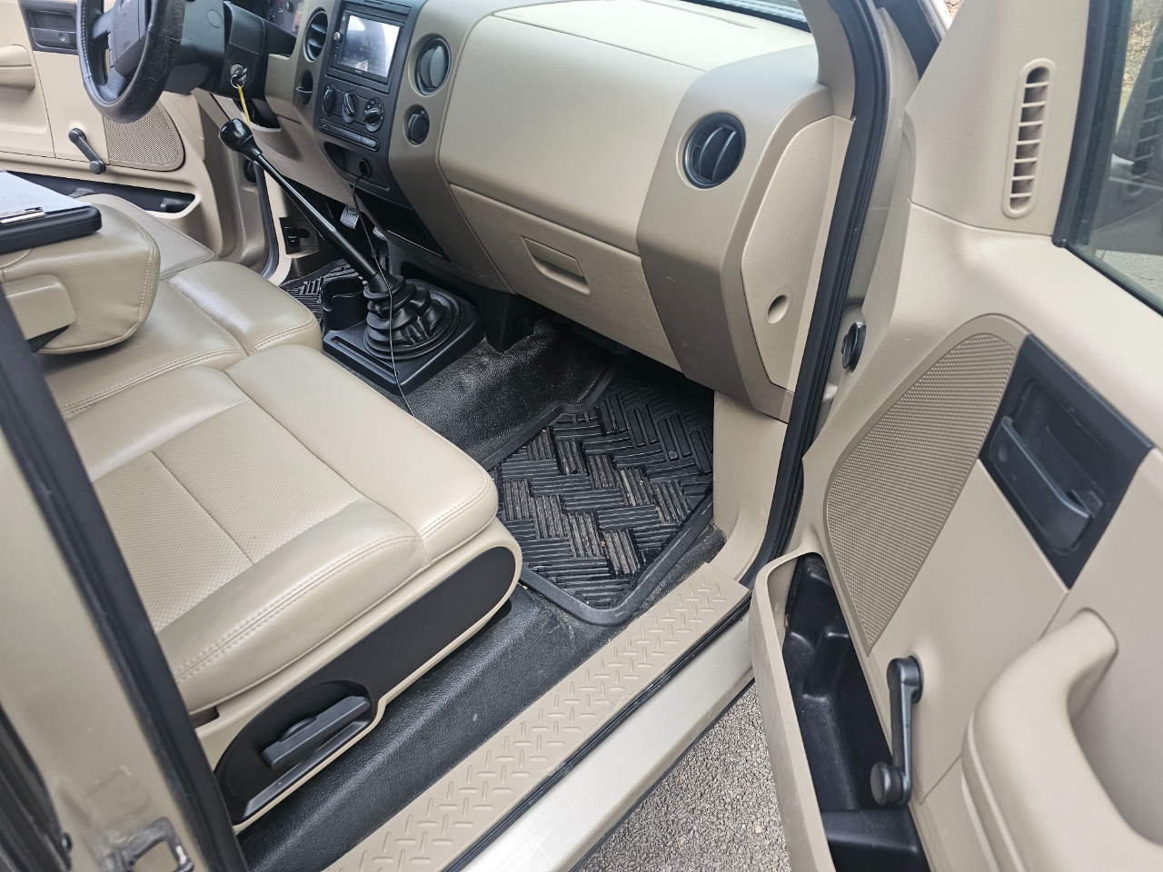 Ford F-150 2WD Reg Cab 126" XLT 2007