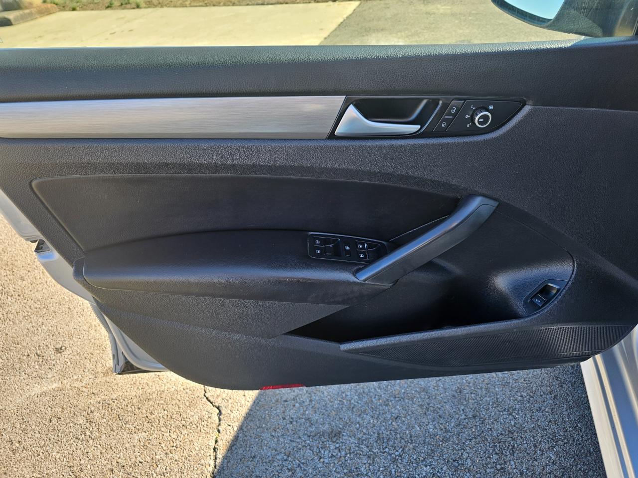 Volkswagen Passat 4dr Sdn 2.0L Manual TDI SE 2015