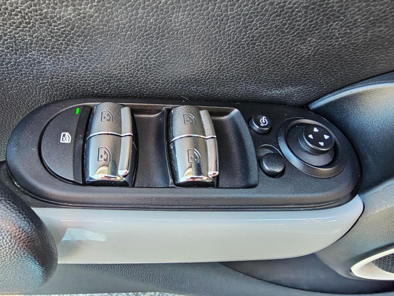 MINI Cooper Hardtop 4 Door 4dr HB 2016