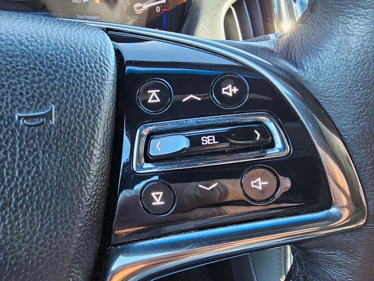 Cadillac ATS 4dr Sdn 2.0L Luxury AWD 2014