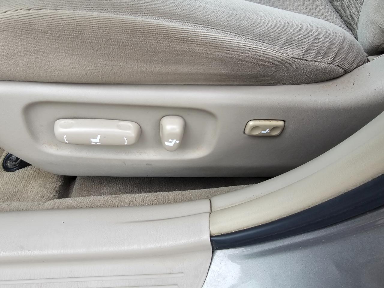 Toyota Camry 4dr Sdn XLE Auto (Natl) 2006