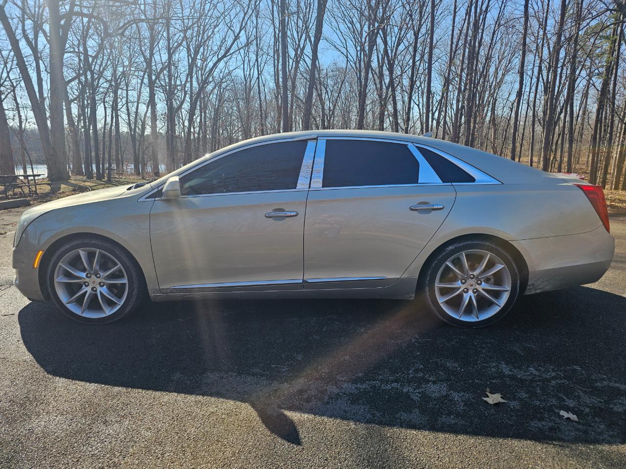 Cadillac XTS 4dr Sdn Premium FWD 2014