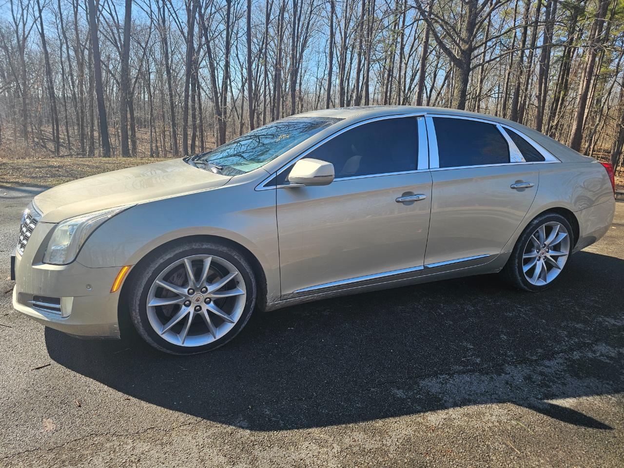 Cadillac XTS 4dr Sdn Premium FWD 2014