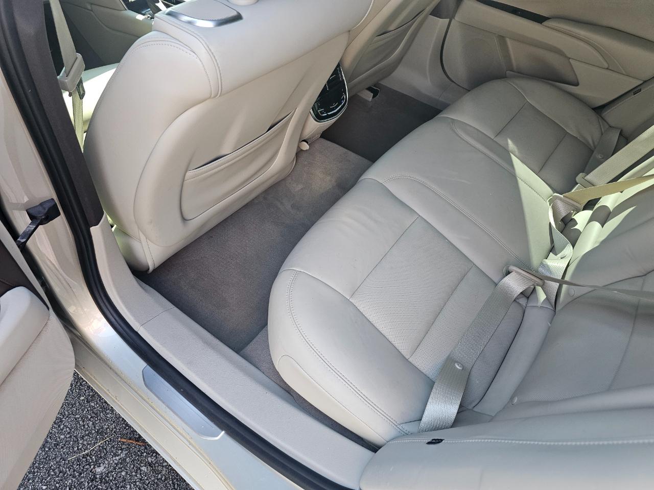 Cadillac XTS 4dr Sdn Premium FWD 2014