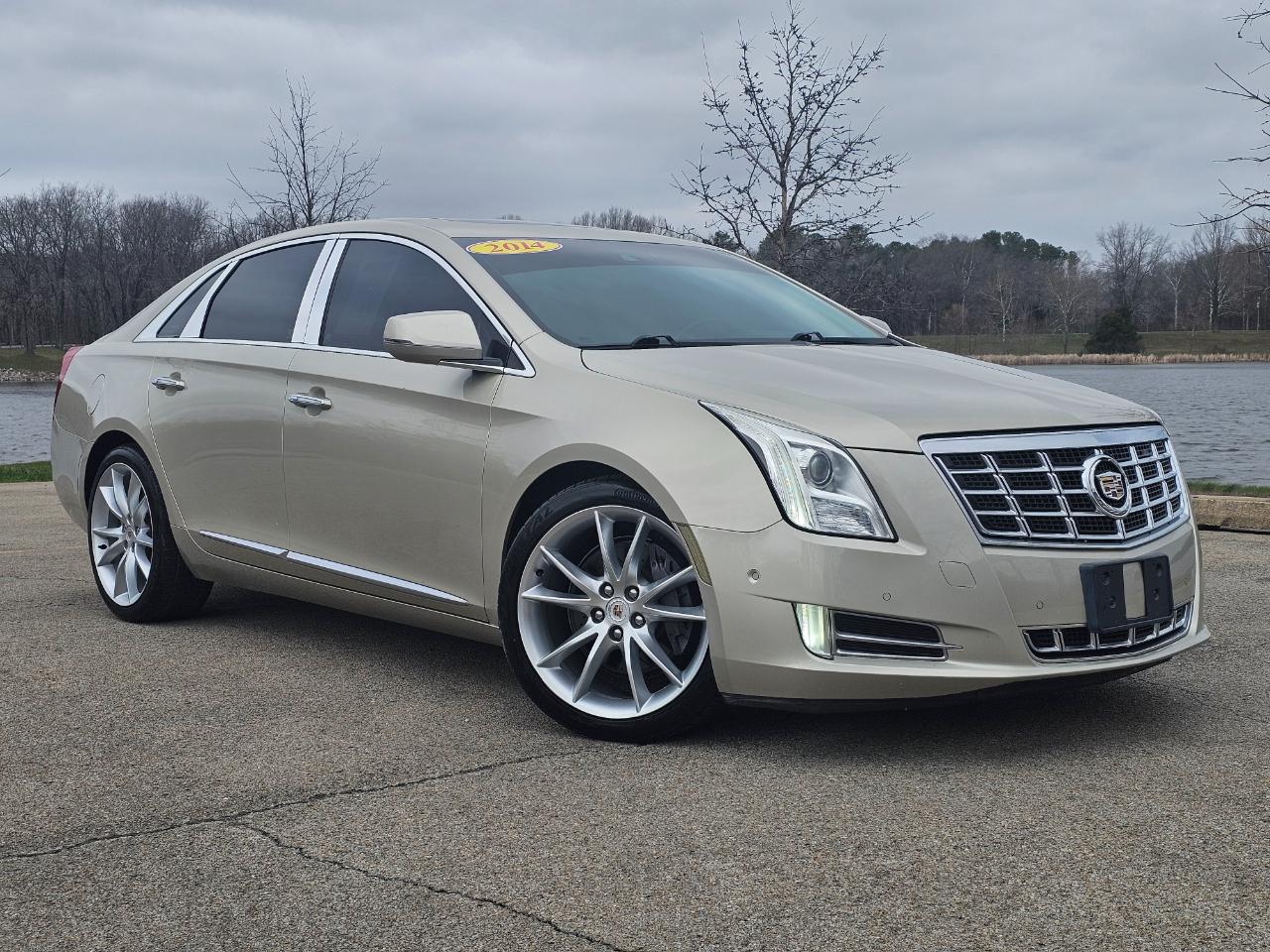 Cadillac XTS 4dr Sdn Premium FWD 2014