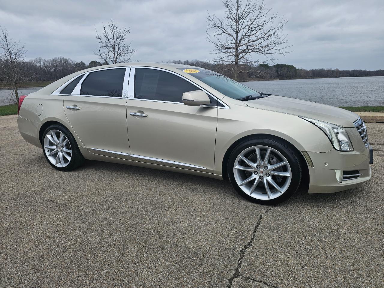 Cadillac XTS 4dr Sdn Premium FWD 2014