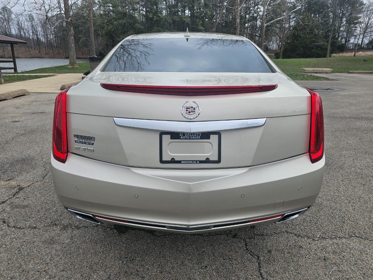 Cadillac XTS 4dr Sdn Premium FWD 2014