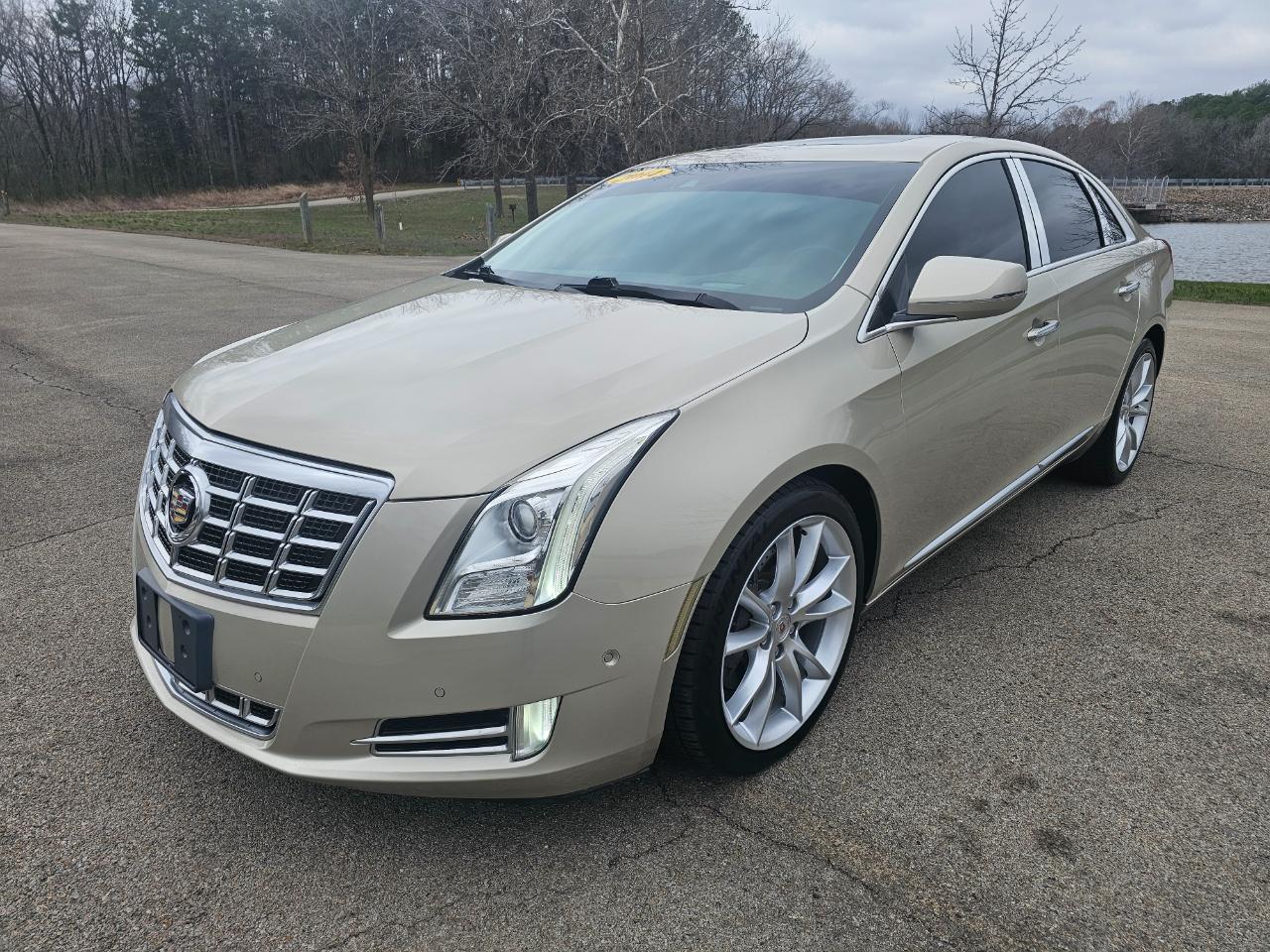 Cadillac XTS 4dr Sdn Premium FWD 2014