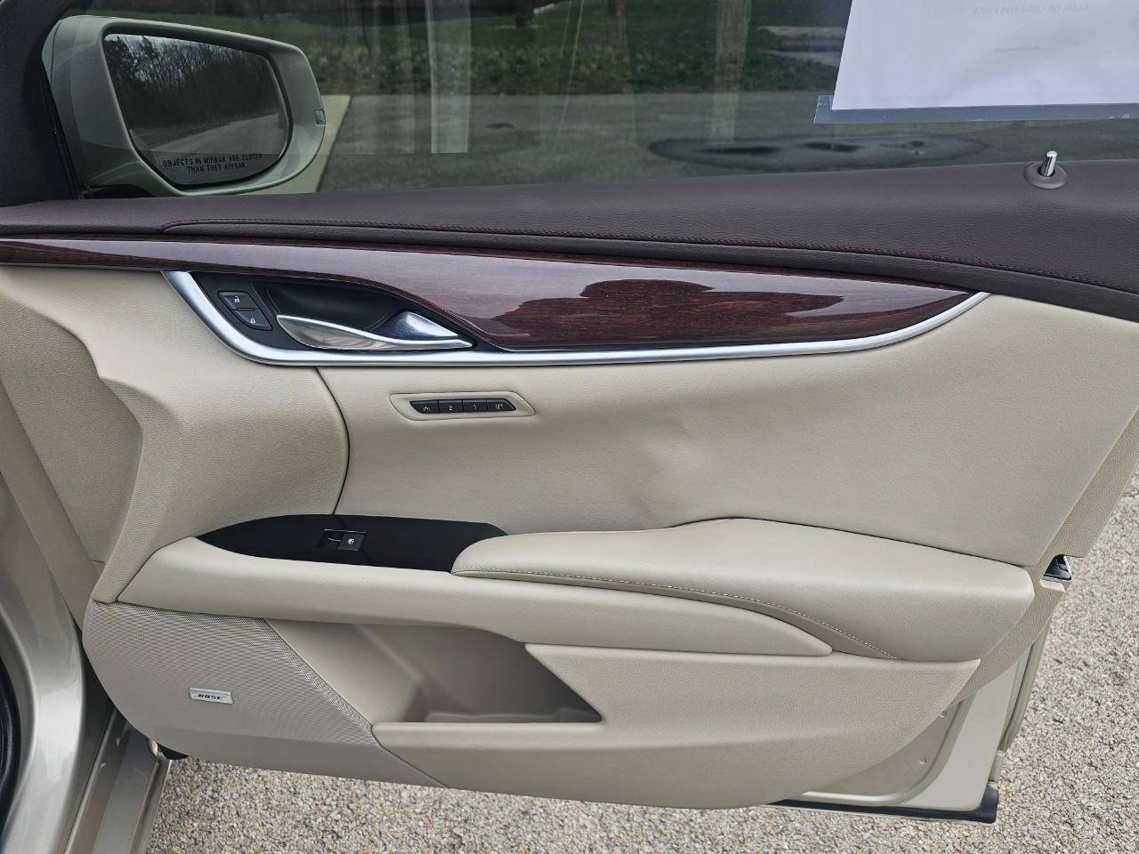 Cadillac XTS 4dr Sdn Premium FWD 2014