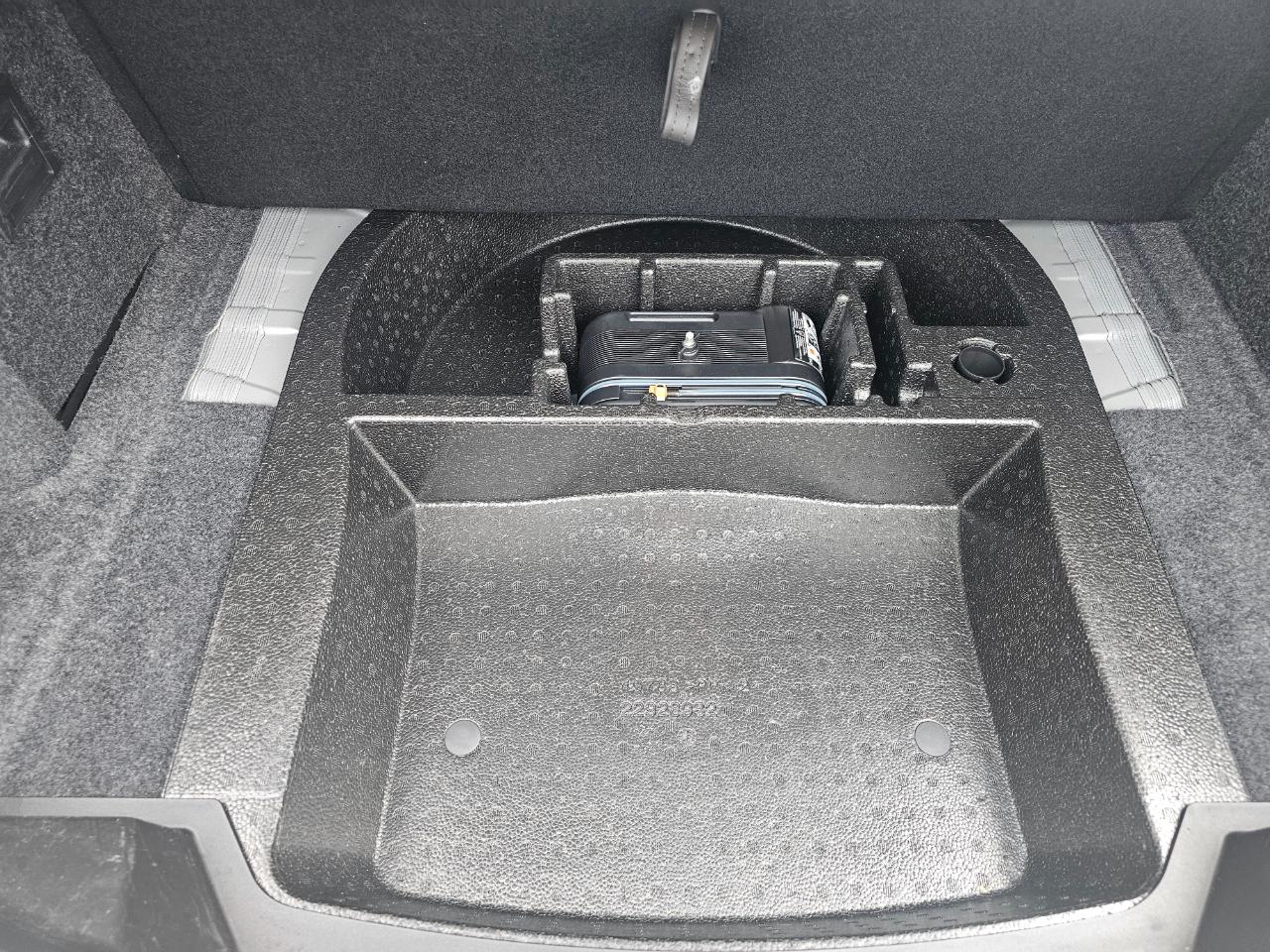 Cadillac XTS 4dr Sdn Premium FWD 2014