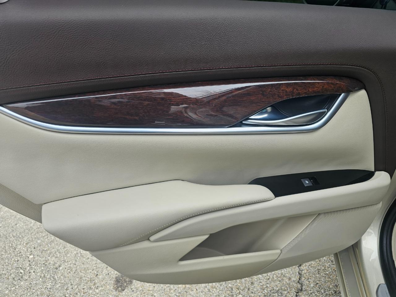 Cadillac XTS 4dr Sdn Premium FWD 2014