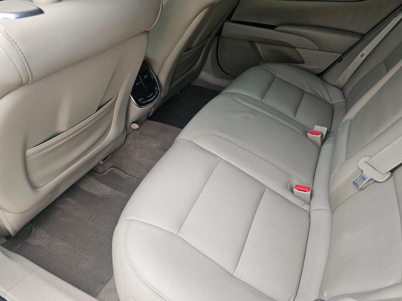 Cadillac XTS 4dr Sdn Premium FWD 2014