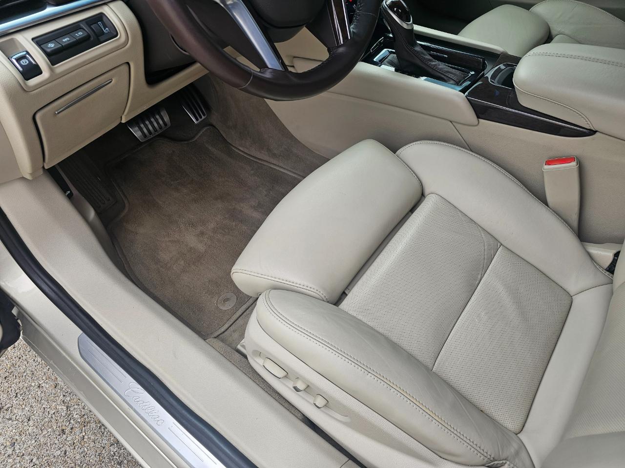 Cadillac XTS 4dr Sdn Premium FWD 2014